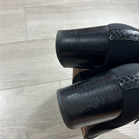 Donald J Pliner Edyn Ankle Boot Black - Picture 10 of 15